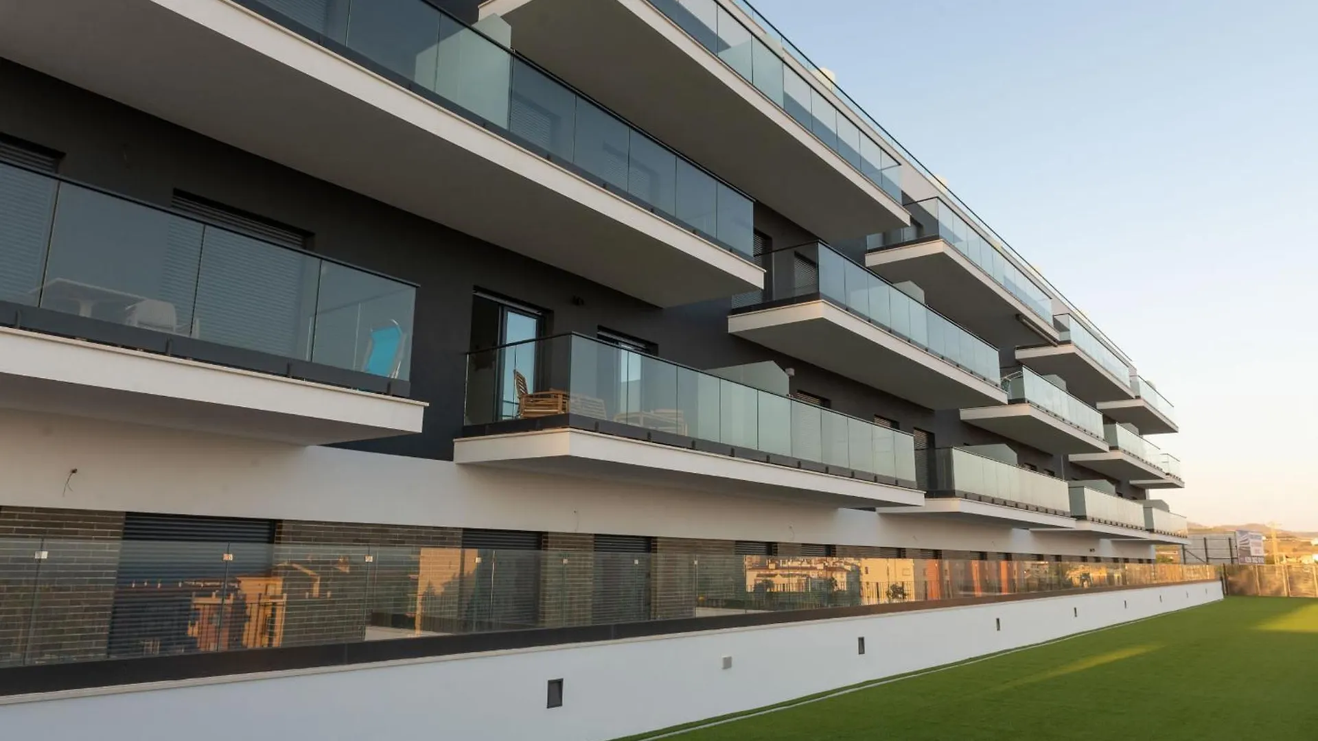 Contemporary One-Bedroom Apartment Algarrobo