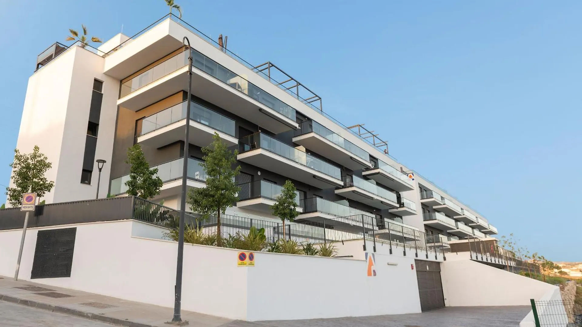 Contemporary One-Bedroom Apartment Algarrobo