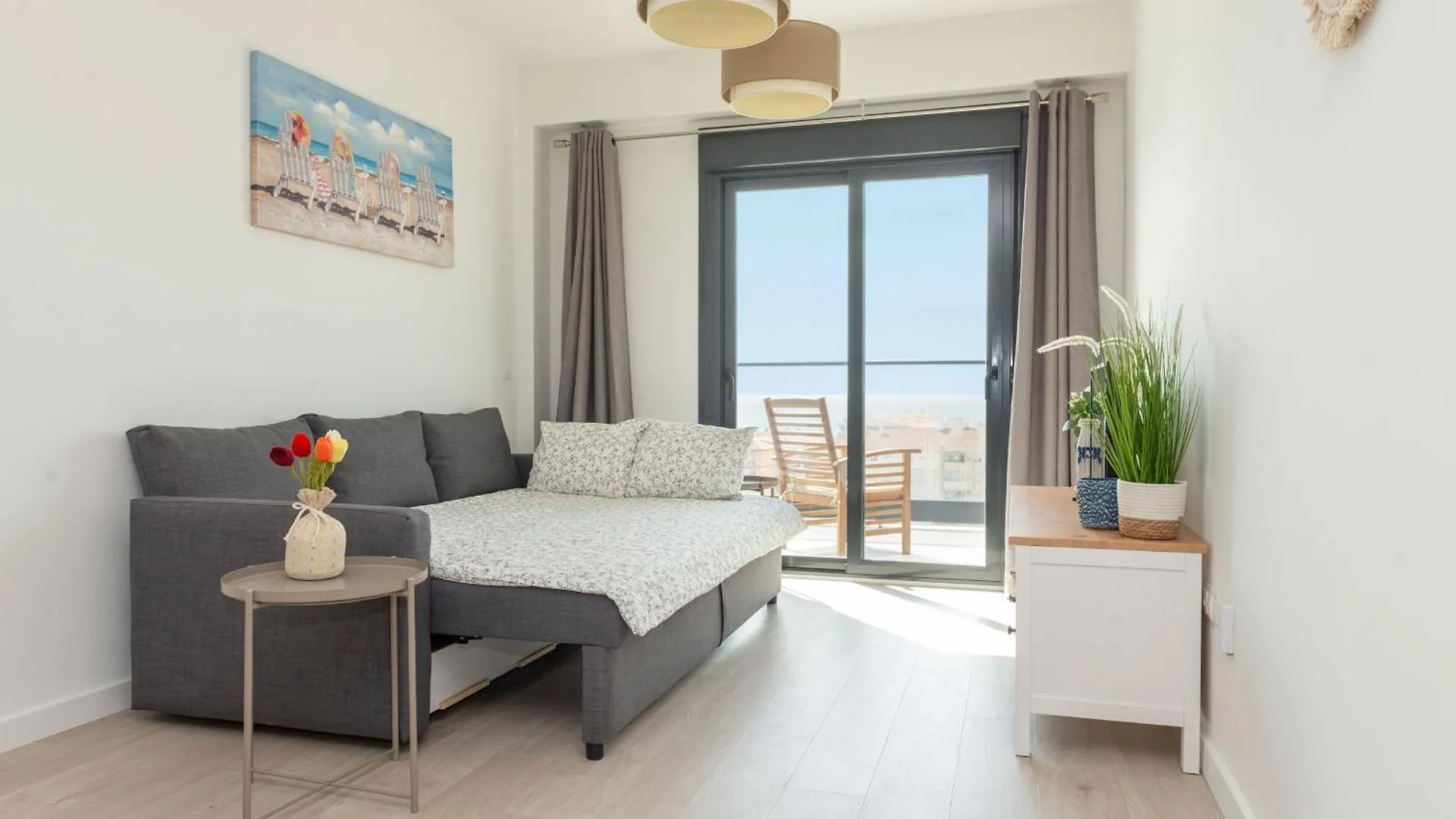 Contemporary One-Bedroom Apartment Algarrobo Spain