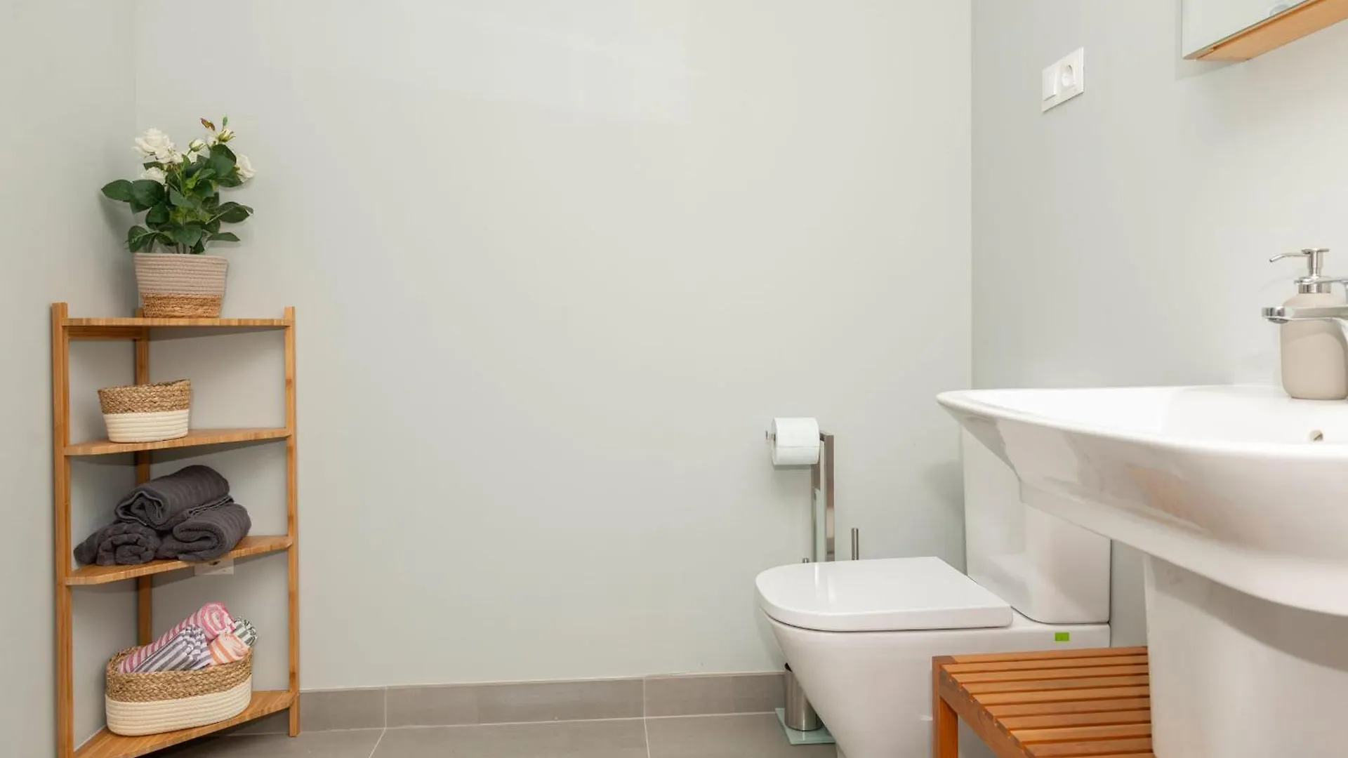 Contemporary One-Bedroom Apartment アルガロボ
