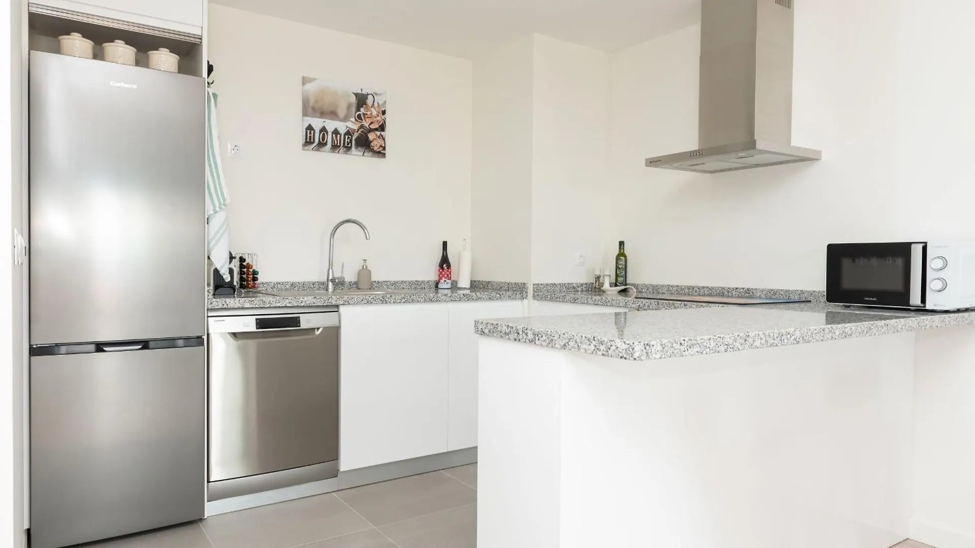 Contemporary One-Bedroom Apartment アルガロボ スペイン