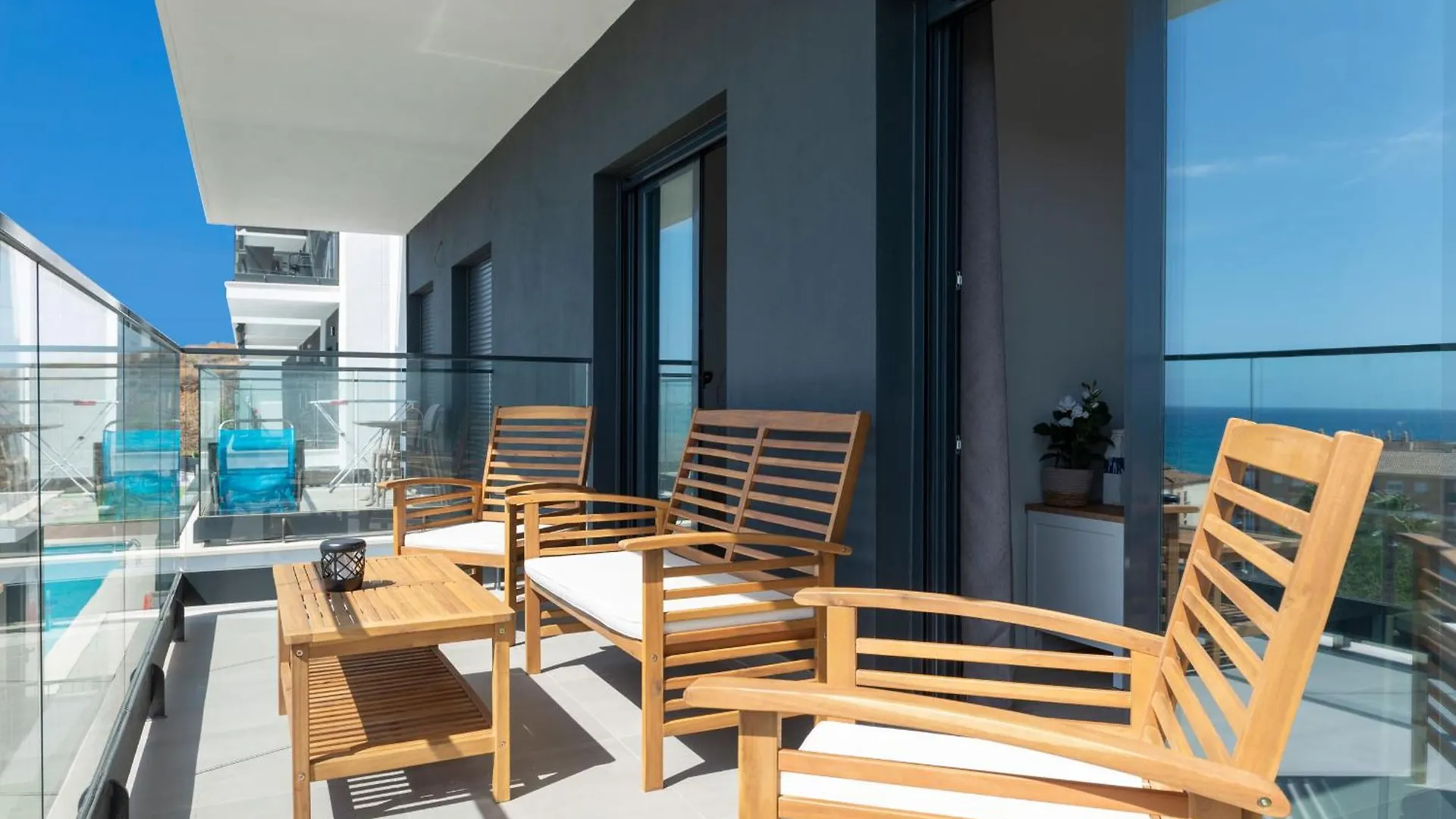 Contemporary One-Bedroom Apartment アルガロボ 0*,